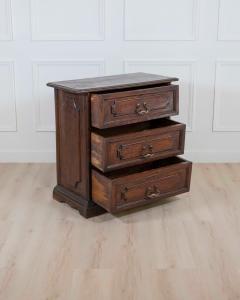 Italian 17th Century Emilian Bolognese Chest of Drawers with Ashlar Front - 4615087