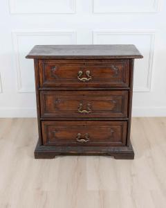 Italian 17th Century Emilian Bolognese Chest of Drawers with Ashlar Front - 4615129