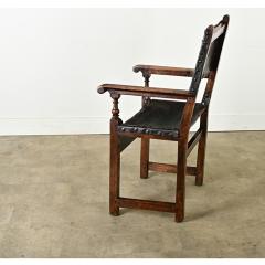 Italian 17th Century Walnut and Leather Armchair - 3896909