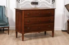 Italian 1820s Serpentine Front Walnut Commode with Three Drawers - 3564350
