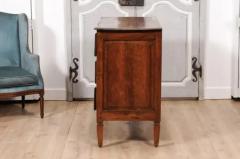Italian 1820s Serpentine Front Walnut Commode with Three Drawers - 3564391