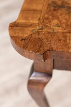 Italian 18th Century Burl Walnut Veneer Top Side Table with Cabriole Legs - 3650436