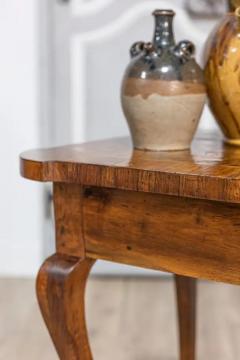 Italian 18th Century Burl Walnut Veneer Top Side Table with Cabriole Legs - 3650466