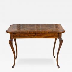 Italian 18th Century Burl Walnut Veneer Top Side Table with Cabriole Legs - 3655151