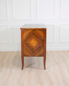 Italian 18th Century Directoire Walnut Chest of Drawers - 4599635