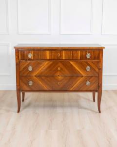 Italian 18th Century Directoire Walnut Chest of Drawers - 4599636