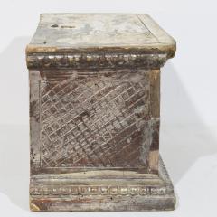 Italian 18th Century Neoclassical Silvered Carved Wooden Pedestal - 4109154