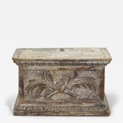 Italian 18th Century Neoclassical Silvered Carved Wooden Pedestal - 4369355