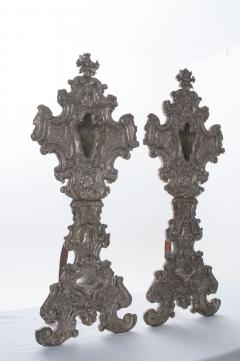 Italian 18th Century Pair of Relic Stands of Carved Wood Silver Plate - 1878347