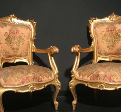 Italian 19th Century Gilt Living Room Suite with a Sofa and Pair of Armchairs - 1728236