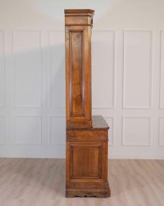 Italian 19th Century Walnut Bookcase with Architectural Design - 4599606