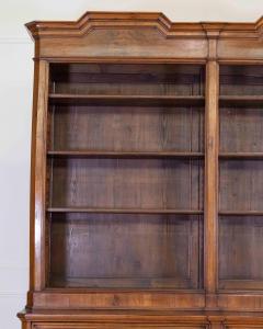 Italian 19th Century Walnut Bookcase with Architectural Design - 4599614