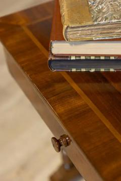 Italian 19th Century Walnut Side Table with Inlaid Banding and Turned Legs - 3660399