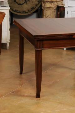 Italian 19th Century Walnut Table with Two Extending Leaves and Curving Legs - 3538442