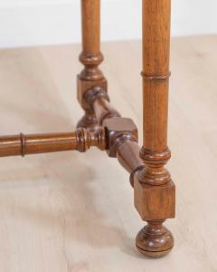 Italian 19th Century Walnut Writing Table - 4599649