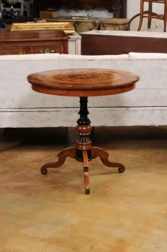 Italian 19th Century Walnut and Birch Marquetry Center Table with Tripod Base - 3550128