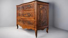 Italian Antique Luigi XV Chest of Drawers in Solid Walnut 1750s - 3954053