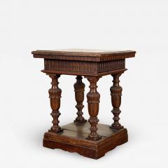 Italian Baroque 17th Century and later Walnut Small Square Table - 1839488