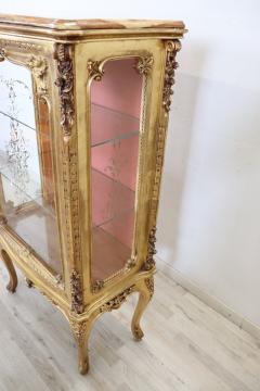 Italian Baroque Style Carved and Gilded Wood Elegant Vitrine - 4209481