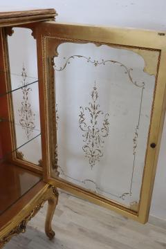 Italian Baroque Style Carved and Gilded Wood Elegant Vitrine - 4209486