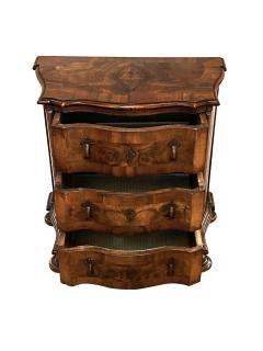 Italian Baroque Style Serpentine 3 drawer Commode - 4575172