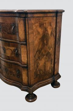 Italian Baroque Style Serpentine 3 drawer Commode - 4575174
