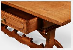 Italian Baroque Style Writing or Side Table in Walnut 20th Century - 4808556
