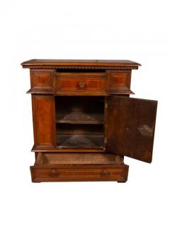 Italian Baroque Walnut Credenza - 4145057