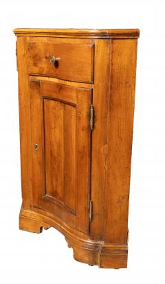 Italian Baroque Walnut Side Cabinet - 4643337