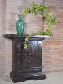 Italian Bolognese late 16th early 17th Century Baroque Walnut Credenza - 1972851