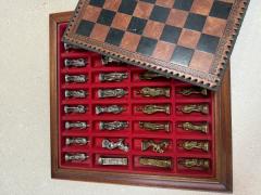Italian Chess Set in Cast Metal on Carved Wooden Board 1970s - 4466268