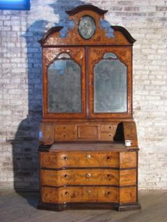 Italian Early 18th Century Baroque Secretary Bookcase - 631114