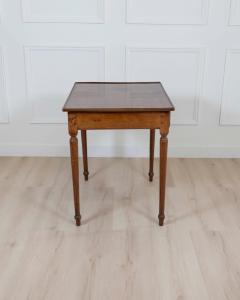 Italian Late 18th Century Neoclassical Walnut Desk with Fruitwood Marquetry - 4593558