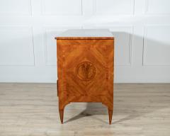Italian Louis XVI Lombard Chest of Drawers in Cherry and Marquetry - 4381160