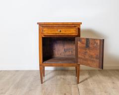 Italian Louis XVI Walnut Bedside Table with Veneered Inlay Late 18th Century - 4189858