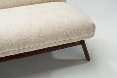 Italian Mid Century Sofa with Sculptrual Legs Italy 1950s - 2330780