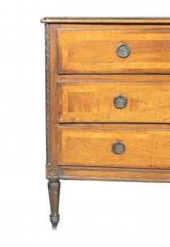 Italian Neoclassic Walnut Chest Of Drawers - 4474253