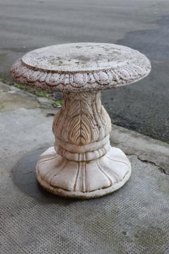 Italian Neoclassical Garden Table with Four Stools - 3445650