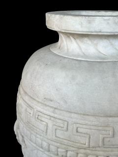 Italian Neoclassical Style Carved Marble Urn after the Antique - 4647472