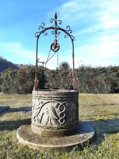 Italian Renaissance Style Wrought Iron Wishing Stone Well Head - 1508204