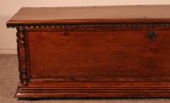 Italian Renaissance Walnut Chest 16 Century - 3159514