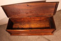 Italian Renaissance Walnut Chest 16 Century - 3159515