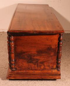 Italian Renaissance Walnut Chest 16 Century - 3159518