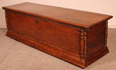 Italian Renaissance Walnut Chest 16 Century - 3159519