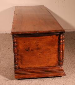 Italian Renaissance Walnut Chest 16 Century - 3159520