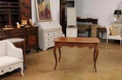 Italian Rococo Early 19th Century Oak Table with Carved Apron and Cabriole Legs - 3544629