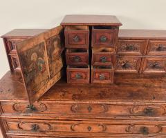 Italian Walnut Baroque Chest circa 1780 - 4806521