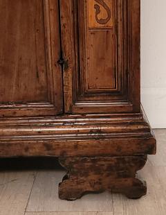 Italian Walnut Baroque Credenza Server 17th century - 3926779