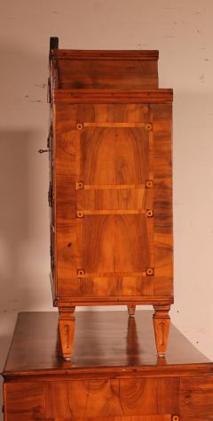 Italian Walnut Cabinet 18th Century - 3185668