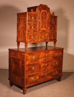 Italian Walnut Cabinet 18th Century - 3185670